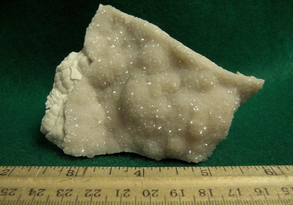 QUARTZ on AGATE - Ozark Mountains, Missouri, USA
