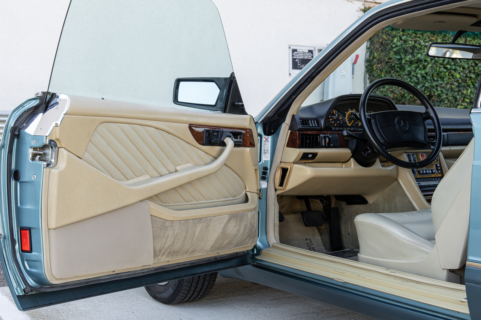 1991 Mercedes-Benz 560's photo