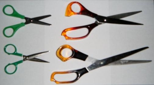 MamaOT.com - Did you know there's a difference between left-handed &  right-handed scissors? Take a look at this pic. Lefty scissors are on the  left. Righty scissors are on the right. See