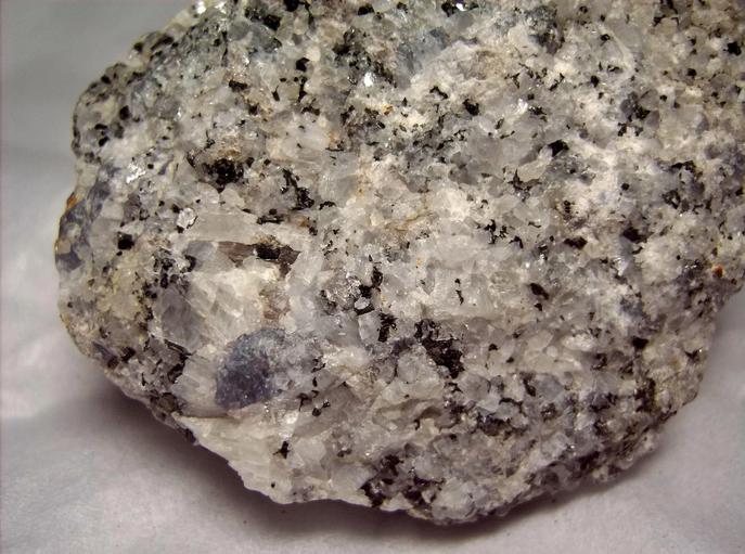 SW LW fluorescing Plagioclase Albite Anorthite, scapolite, biotite mica, corundum sapphire, York River, Dungannon, Hastings, Ontario, Canada