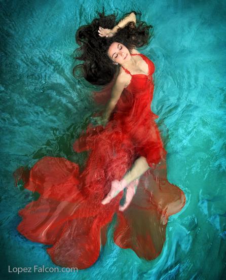 underwater quinceanera Sweet 15 quinceanera underwater photographer