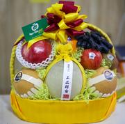 Mẫu giỏ hoa quả tặng 8/3 đẹp