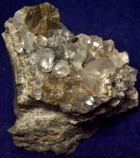 CHABAZITE-Ca, CHALCOPYITE, PYRIE, PYROLUSITE, fluorescent CALCITE - Upper New Street Quarry (Burger's Quarry), Paterson, Passaic County, New Jersey, USA - ex Fred J Parker "Parker Minerals"