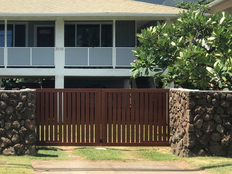 Island Style Gates, Aluminum gates Hawaii, Driveway gate Honolulu, Privacy Gates Oahu, Custom Gates Oahu, Automatic Gates Hawaii