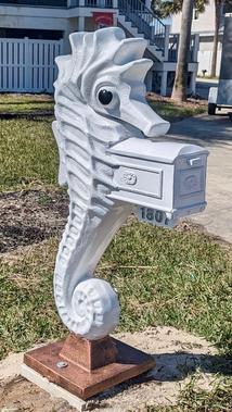aluminum seahorse mailbox
