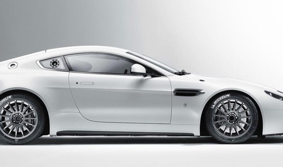 Авто тач. Aston Martin Vantage gt4.