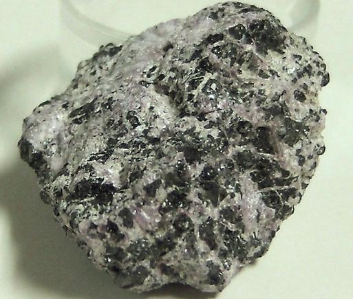 CHROMITE, CHROMIAN CLINOCHLORE KAMMERERITE - Unnamed Chromite prospects, Bare Hills, Baltimore County, Maryland, USA