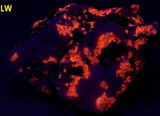 fluorescing SPHALERITE, WILLEMITE, FRANKLINITE-MAGNETITE, TEPHROITE - Sterling Mine, Sterling Hill, Ogdensburg, Franklin Mining District, Sussex County, New Jersey, USA - type locality