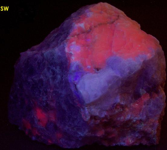 SW LW fluorescent FLUORITE and CALCITE – Nuevo Leon, Mexico