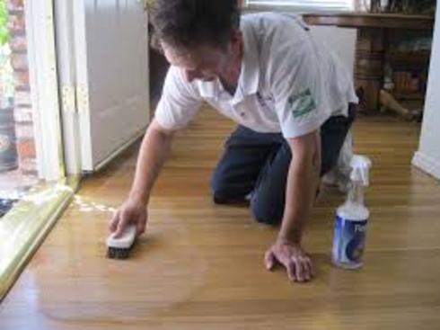 VINYL FLOOR CLEANING SERVICES