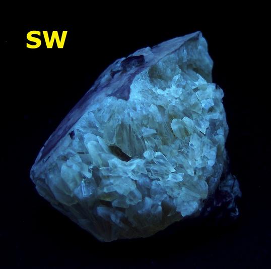 Fluorescent & Phosphorescent Calcite Rucks pit Florida