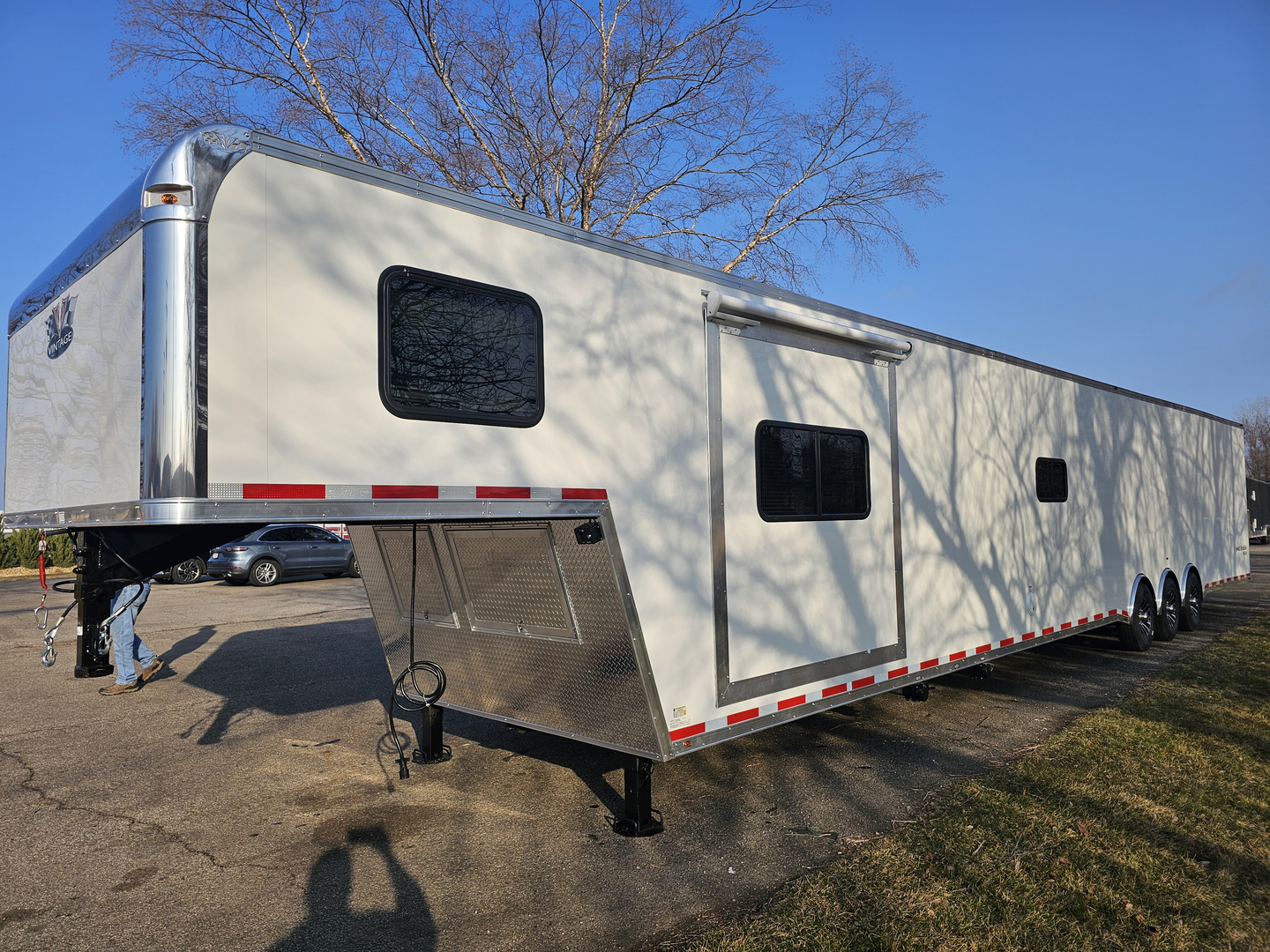 U.S.A./ 古い自動車　トレーラー関連　　.Ｂ- Vintage Trailers Ltd - race car haulers, enclosed trailer, trailer mfg