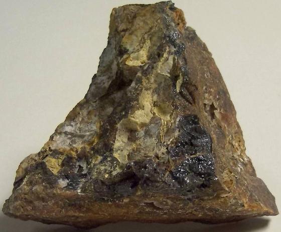 MAGNETITE, SERPENTINE, QUARTZ, CHALCEDONY - Red Pit Mine, Fulton Township, State Line Chromite District, Lancaster County, Pennsylvania, USA
