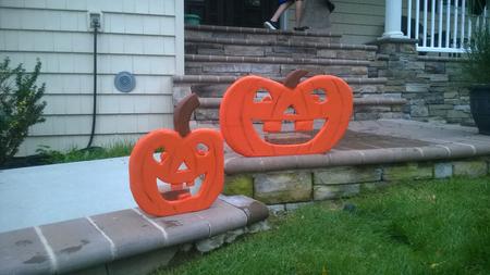 How to make Halloween Wood Pumpkin decorations. Easy step by step instructions. www.DIYeasycrafts.com