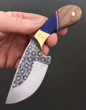Berg Blades American Flag Patriot Themed Skinner Knife. Made from precut high carbon steel knife blanks. FREE step by step instructions. https://www.etsy.com/shop/DIYeasycrafts?ref=l2-shopheader-name