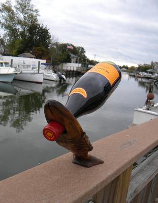 DIY easy Balancing Nautical Fish Shaped Wine bottle stand. www.DIYeasycrafts.com