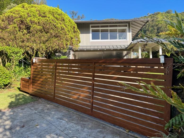 Island Style Gates, Aluminum gates Hawaii, Driveway gate Honolulu, Privacy Gates Oahu, Custom Gates Oahu, Automatic Gates Hawaii, modern aluminum driveway gates