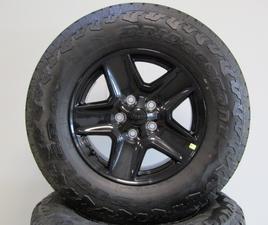 Jeep Gladiator Black 17"