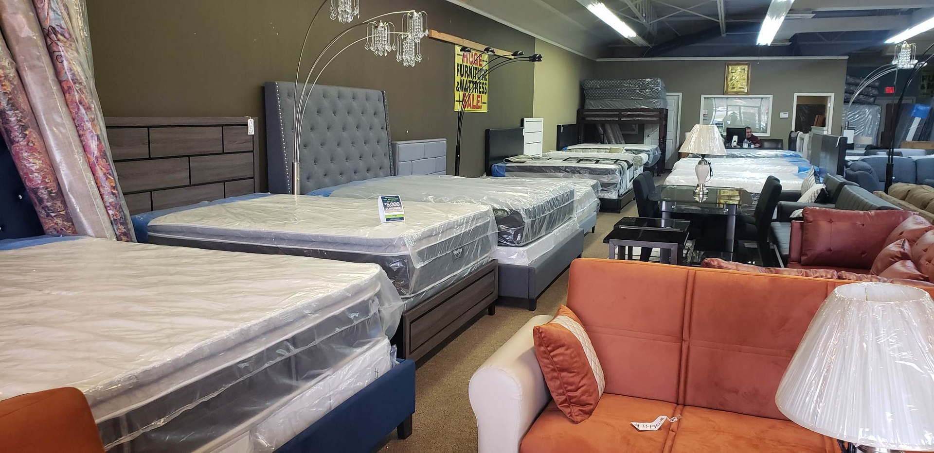 TODO HOGAR Manassas Muebleria y Colchones / Furniture and Mattresses