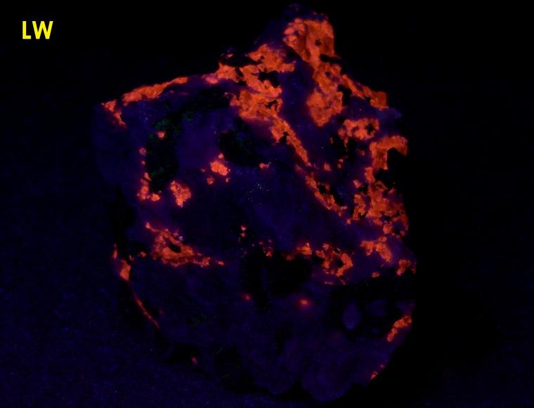 fluorescing SPHALERITE, WILLEMITE, FRANKLINITE-MAGNETITE, TEPHROITE - Sterling Mine, Sterling Hill, Ogdensburg, Franklin Mining District, Sussex County, New Jersey, USA - type locality