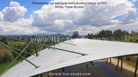 Polideportivo con teja termoacustica blanca en PVC. Boyaca, Colombia