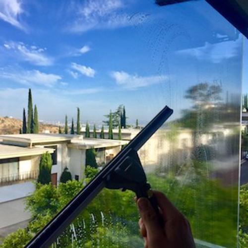 RESIDENTIAL WINDOW CLEANING