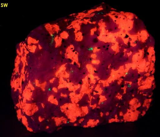 Crazy Calcite - fluorescent DOLOMITE, CALCITE, ARAGONITE, phosphorescent WILLEMITE, DIOPSIDE, FRANKLINITE, ZINCITEFranklin, Franklin Mining District, Sussex County, New Jersey, USA