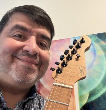 Study Guitar and Bass Online With Maurice Arenas