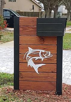 Wood Executive Tarpon locking mailbox