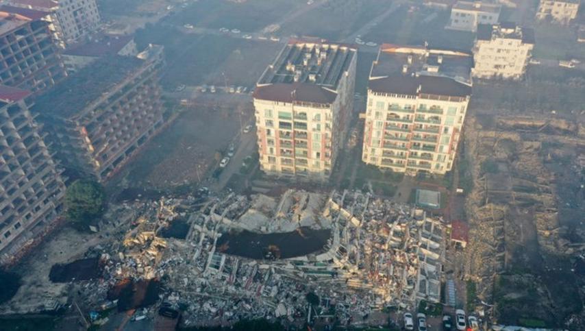 Dev Yıkım Deprem Faciası Türkiye Bahadır Gezer