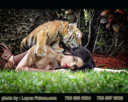 QUINCEANERA WITH BABY TIGERS SWEET 15 ANOS