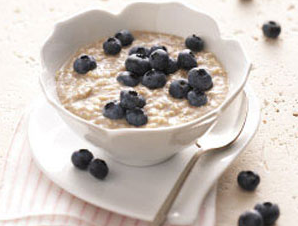 Oatmeal with blueberries