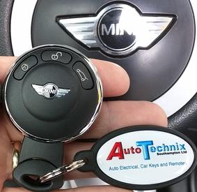 Picture of a Mini remote CAS3- 3 button new style Mini keys