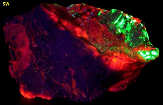 fluorescent SPHALERITE, WILLEMITE, CALCITE, SUSSEXITE, Franklinite, hydrozincite,Sterling Mine, Sterling Hill, Ogdensburg, Franklin Mining District, Sussex County, New Jersey