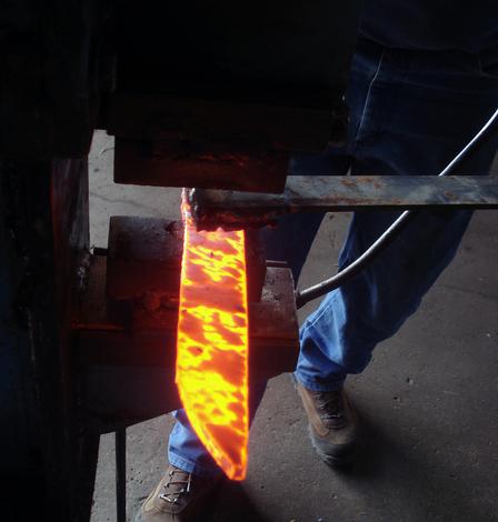 Forging a damascus steel blade- Kevin O'Dwyer