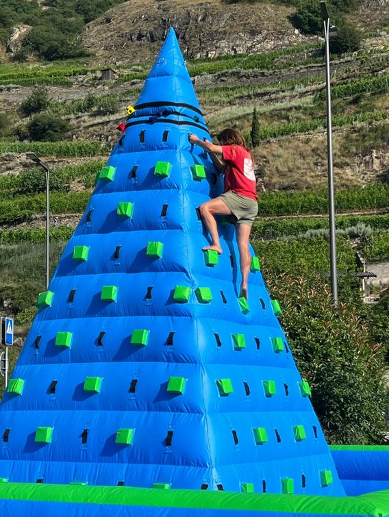 C'est Parti chateaux gonflable la planta sion