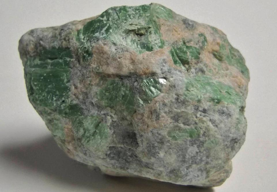 Chromian Diopside, Grossular Garnet, Calcite, Pyrite - Hunting Hill quarry (Rockville Crushed Stone Quarry; Travilah Quarry; Rockville Quarry; Bardon Stone Quarry; Aggregate Industries Quarry), Rockville, Montgomery County, Maryland, USA