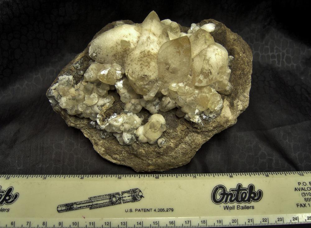 fluorescent calcite crystals, Clay Center, Ottawa County, Ohio, ex Robert Batic, ex Kohnowich