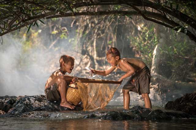 File:Fishing in the haor with Seine net.jpg - Wikimedia Commons