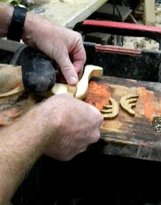 How to make scrap wood Reindeer Christmas decorations. FREE step by step instructions. www.DIYeasycrafts.com