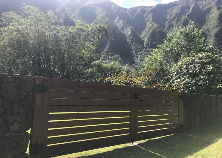 Island Style Gates, Aluminum Gates, Aluminum gates Hawaii, custom aluminum gates , Privacy Gates Oahu, Modern Aluminum Gates