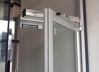 automatic swing door mechanism