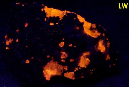 VILLIAUMITE, fluorescent SODALITE, AEGIRINE ACMITE,Kvanefjeld adit, Kvanefjeld Uranium deposit, Kuannersuit plateau (Kvanefjeld), Ilimaussaq complex, Narsaq, Kujalleq (Kitaa Province - West Greenland), Greenland, Denmark