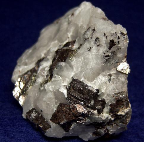 fluorescent CRYOLITE with SIDERITE, Ivigtut Cryolite deposit, Ivittuut (Ivigtut), Arsuk Firth, Arsuk, Sermersooq (Kitaa Province; West Greenland), Greenland, Denmark