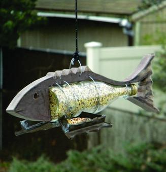 DIY Fish shaped Bird Feeder made from a bottle. Check out our other nautical and beach decor DIY projects. www.DIYeasycrafts.com