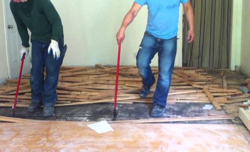 Top Wood Flooring Removal Services| LNK Junk Removal Lincoln