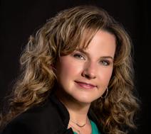 Photo of Lisa Dumont