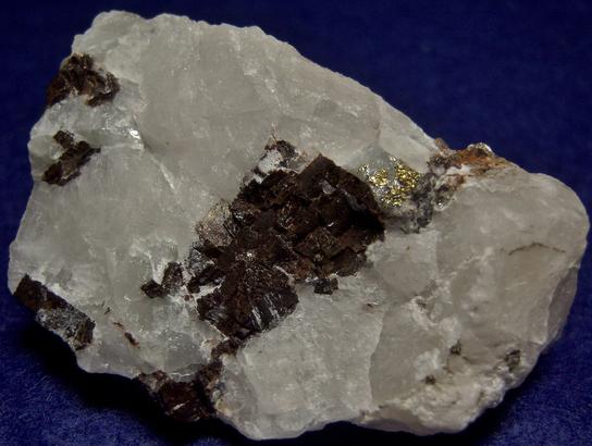 fluorescent CRYOLITE with SIDERITE, Ivigtut Cryolite deposit, Ivittuut (Ivigtut), Arsuk Firth, Arsuk, Sermersooq (Kitaa Province; West Greenland), Greenland, Denmark