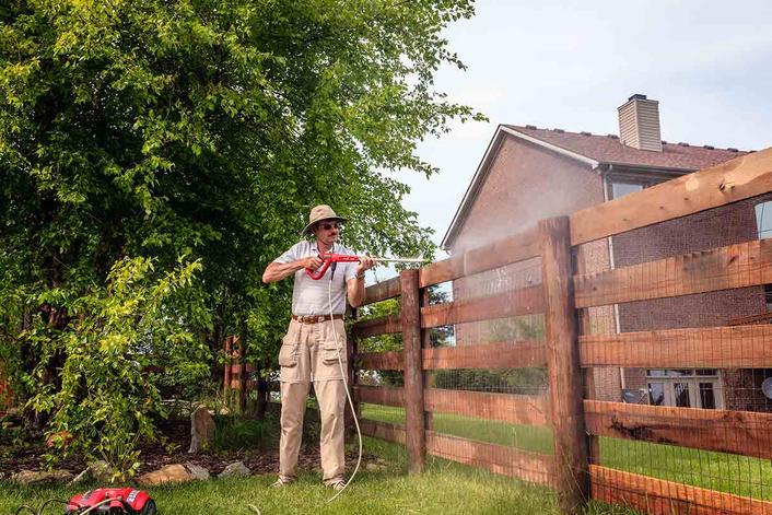Best Fence Cleaning Service in Omaha NE | Price Cleaning Services Omaha