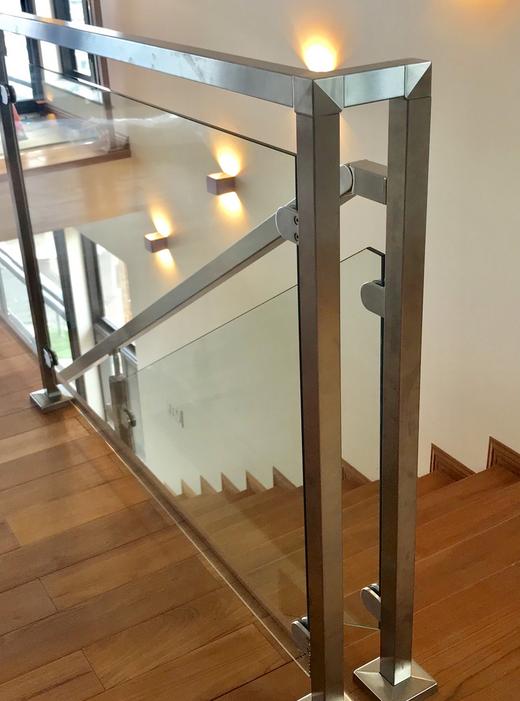 Glass railing Hawaii, glass for deck Hawaii, Glass rail system Honolulu, glass railing for stair Hawaii